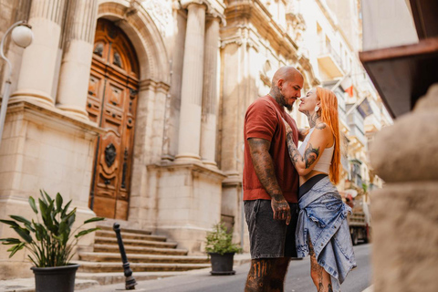 Valletta: Private Photoshoot in Old Town, Harbour & Gardens Standard: 20 photos | 30 mins