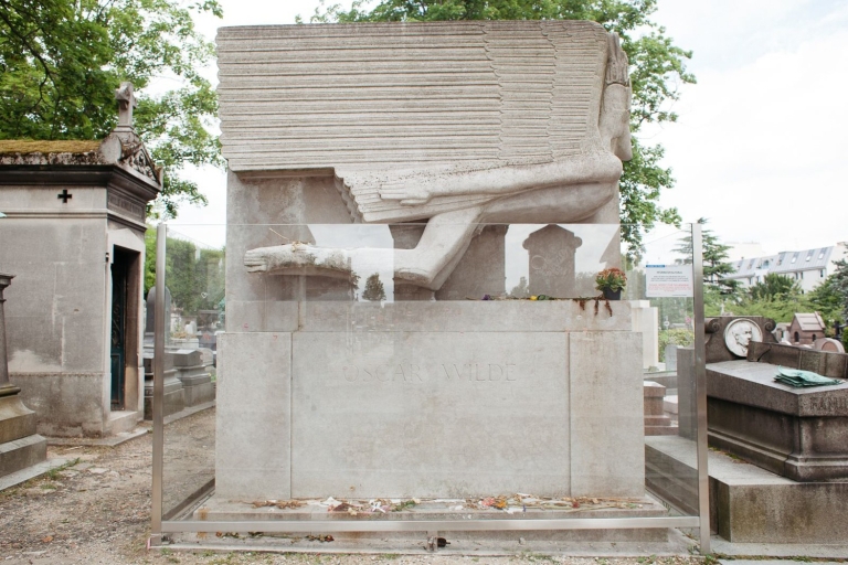 París: visita a pie del cementerio de Père LachaisePère Lachaise Cementerio Tour privado en inglés