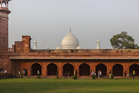 Agra: Taj Mahal & Agra Fort Guided Skip-the-Line Tour Taj Mahal Guided Tour (Tickets Not Included)