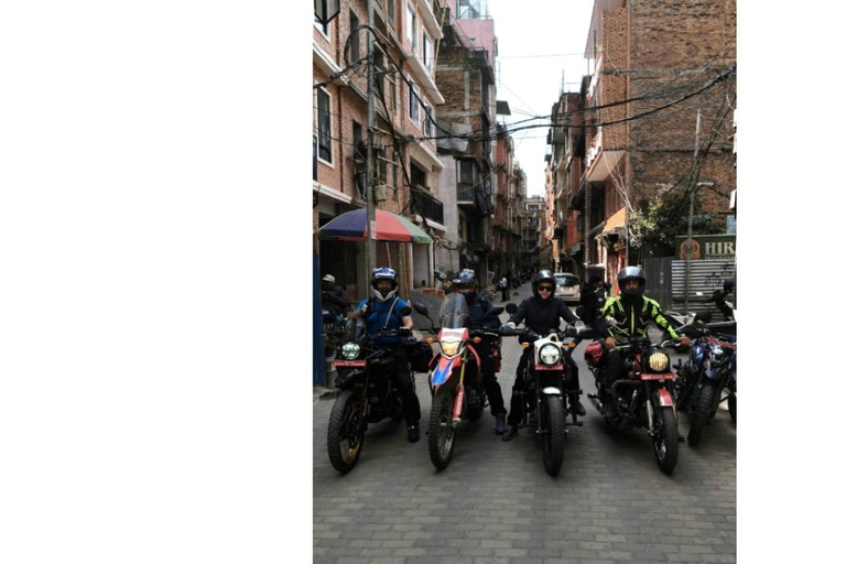 Kathmandu: Kulekhani and Chitlang Day Motorbike Tour