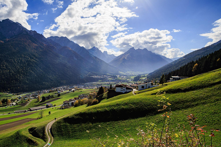 Innsbruck: Top-Class Guided E-Bike Panoramic Tour Innsbruck: Premium Guided Panoramic E-Bike Tour