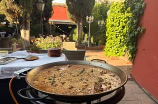 Granada: Paella auf einer Terrasse im Albaicín und Live-Flamenco