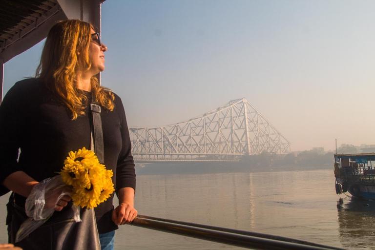 Kolkata: Magic Hour Tour with Breakfast