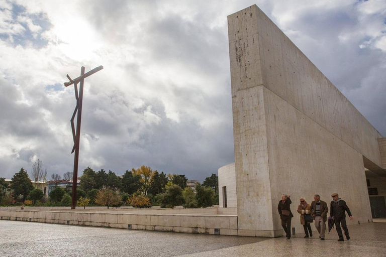 Lisbon: Private Chauffeur Tour with Custom Itinerary