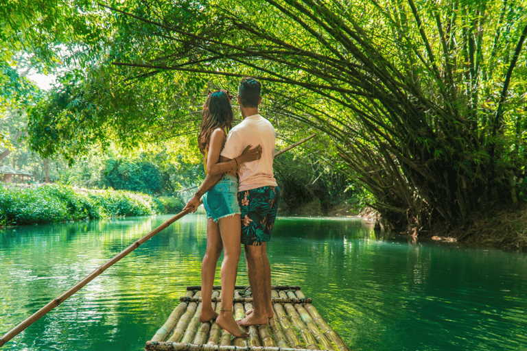 Montego Bay: Fluss-Rafting und Katamaran-Kreuzfahrt bei Sonnenuntergang