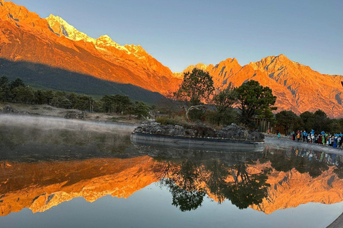 Lijiang: Tur till snöberget Jade Dragon och Blue Moon ValleyLijiang: Jade Dragon Snow Mountain och Blue Moon Valley Tour