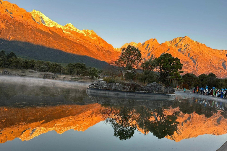 Lijiang: Tur till snöberget Jade Dragon och Blue Moon ValleyLijiang: Jade Dragon Snow Mountain och Blue Moon Valley Tour