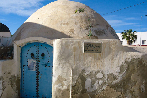 Passeio a pé autêntico no coração de Djerba: história, cultura