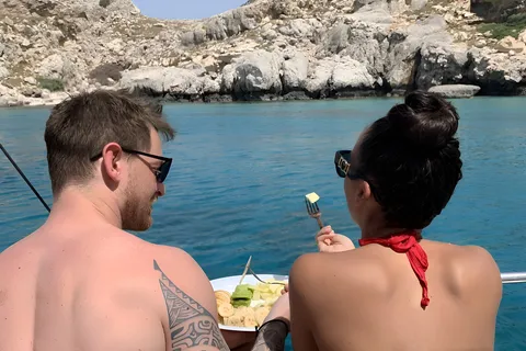 Lindos : Croisière privée au coucher du soleil avec collations et Prosecco