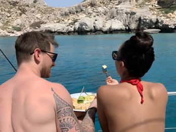 Lindos: Crociera privata al tramonto con snack e prosecco