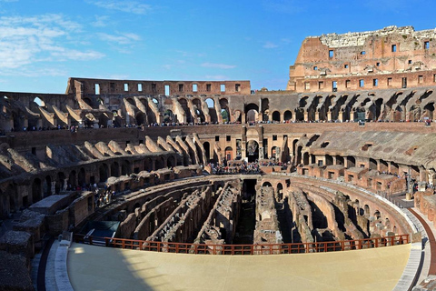 Rom - Colosseum Colosseum med tillgång till arenans golv och antikens Rom