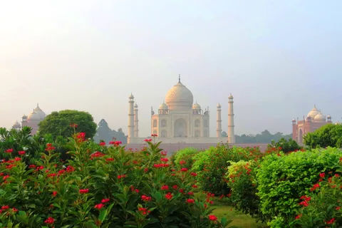 Tour del Taj Mahal di Agra con meditazione yoga lo stesso giorno