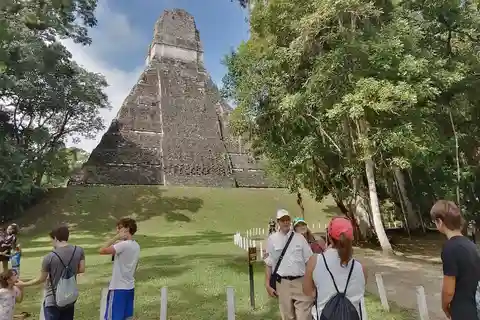 From Flores: Tikal from Mundo Maya Airport All Inclusive