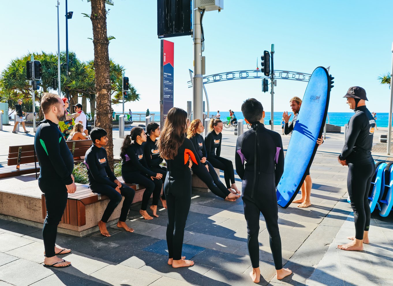 Surfers Paradise: Surflektion på Gold Coast