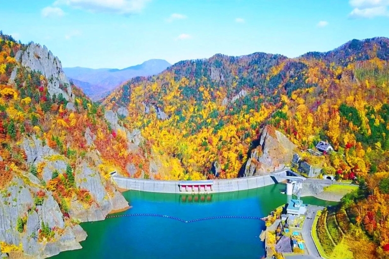 Sapporo : Excursion d'une journée au lac Toya, au parc du mont Yoteisan et aux sources d'eau chaudeLieu de rendez-vous à la gare de Sapporo