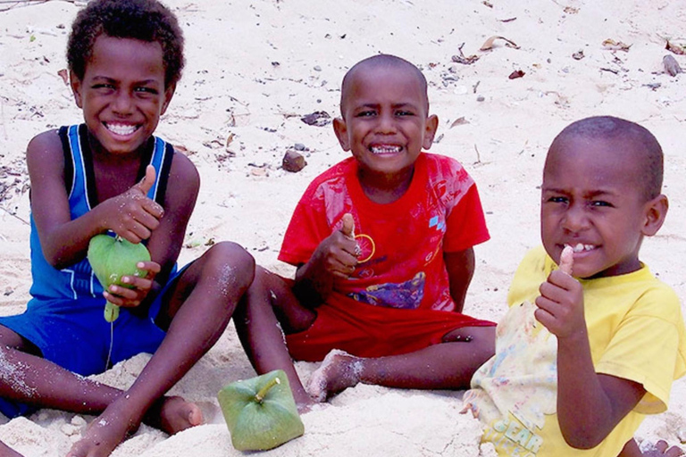 佩勒岛：导游带你浮潜、划皮划艇和游览村庄佩勒岛：导游带领的浮潜、皮划艇和村庄之旅