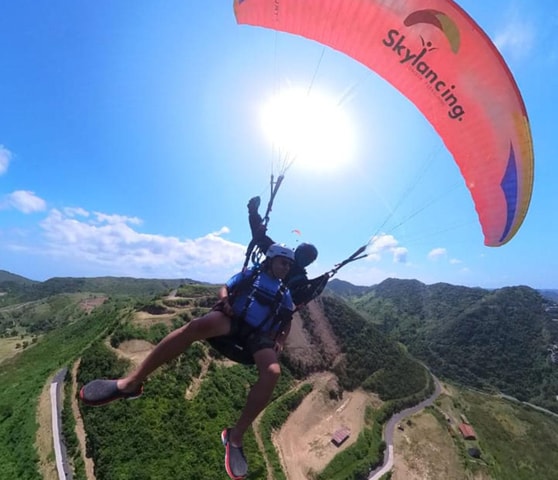Lombok: Tampah Bay Tandem Paragliding Flight with Video