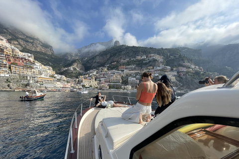 Amalfi: Private Boat Tour with Snacks and Drinks