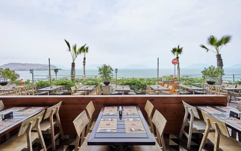 Dinner at Mangos Larcomar Restaurant
