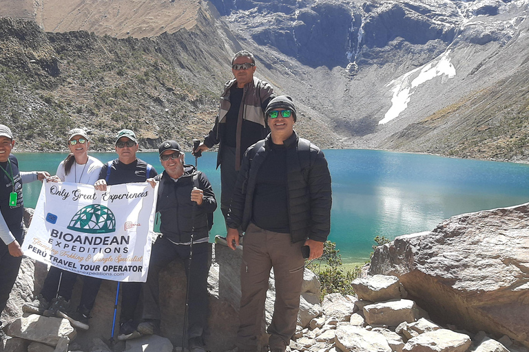 Cusco: Humantay Lagoon Hike with Luxury Domes with Alpacas