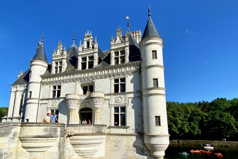 3 Loire-slott Live guidad liten grupp med Mercedes minivan