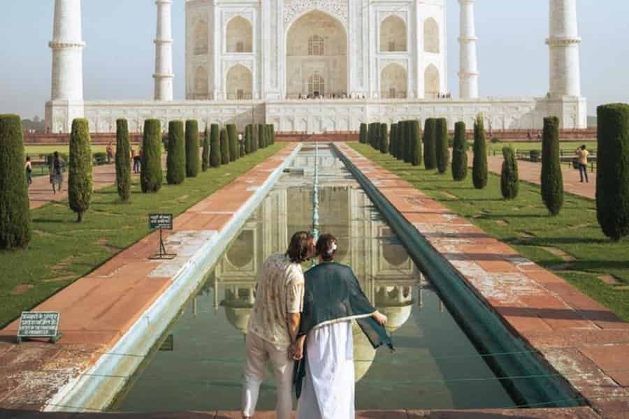 Ab Delhi: Sonnenaufgangs-Tour zum Taj Mahal und zum Roten Fort in Agra. Foto: GetYourGuide