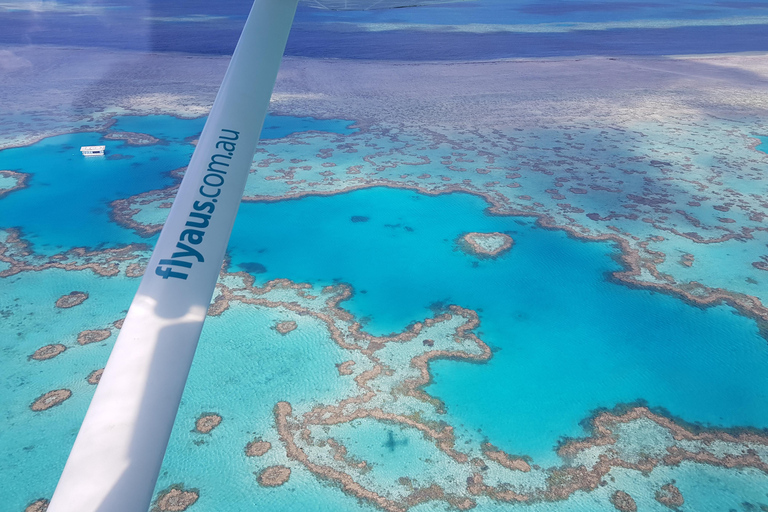 Airlie Beach : Vol panoramique des îles Whitsunday et de Heart Reef