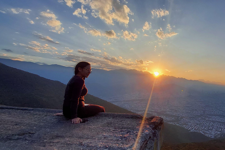 Tour escursionistico &quot;Cerro de la Silla&quot; con guida e trasferimentoMonterrey: Escursione al Cerro de la Silla