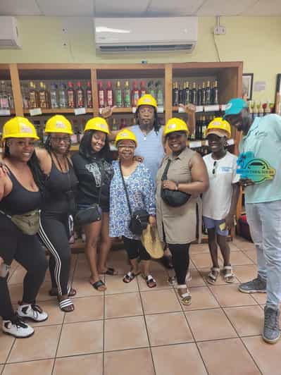 Grenada: tour di cioccolato, rum e cascate con servizio navetta