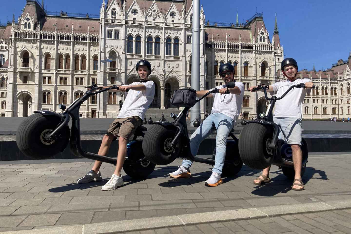 Лучшие места Пешта на самокатах: Парламент и больше