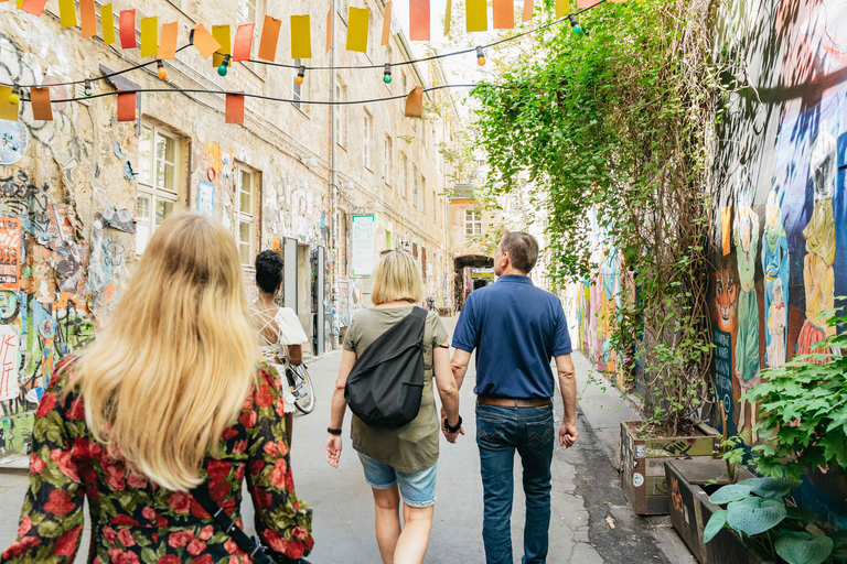 Berlin: Hidden Backyards Small-Group Walking Tour