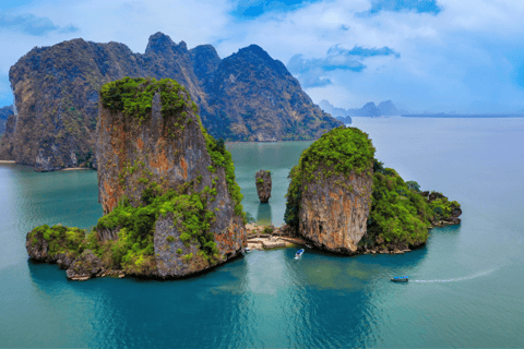 Från Phuket: James Bond-ön och kanotpaddling med stor båt