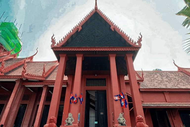 Phnom Penh: Royal Palace, City & Silk Islands -Half/Full Day Half-Day: Royal Palace, Museum, Wat Phnom & Central Market