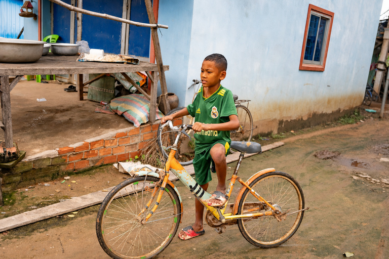 Phnom Penh: Silk Island Cycling Aventure & Lunch with Locals