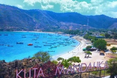Day Tour /Hand Weaving,Tradisional Village&Beach Tour