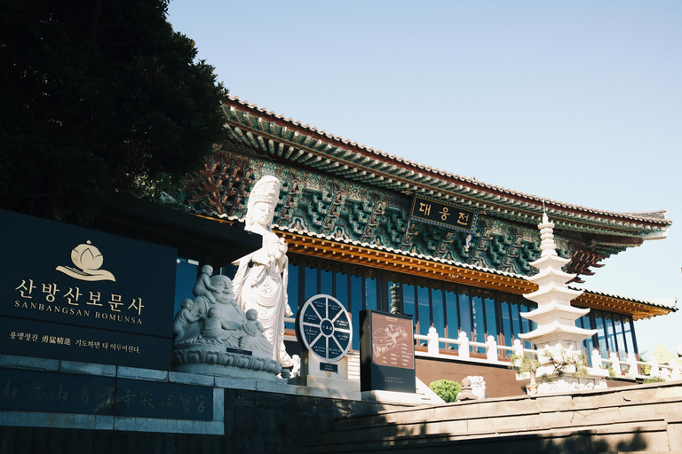 Jeju: Tea Meditation in a temple with Head Monk