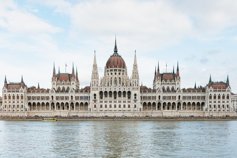 Budapest: Downtown Budapest Cocktail Cruise Danube Daytime Cocktail Cruise