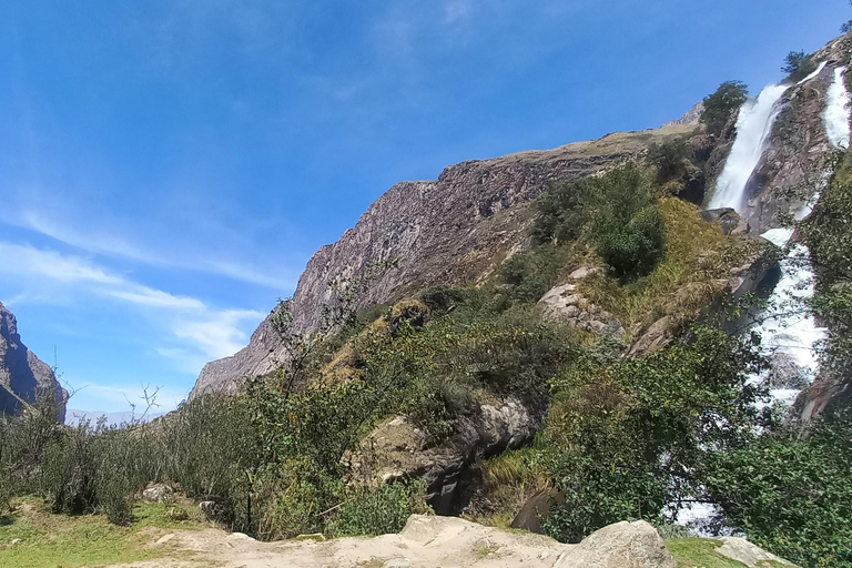 Laguna Rocutuyoc and Honkopampa Ruins Private Service