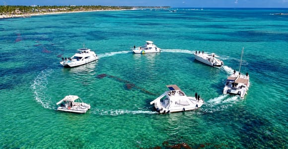 Punta Cana: Private Catamaran with Snorkeling and Open Bar