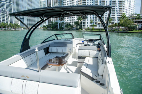 Miami: Tour en barco privado con guía