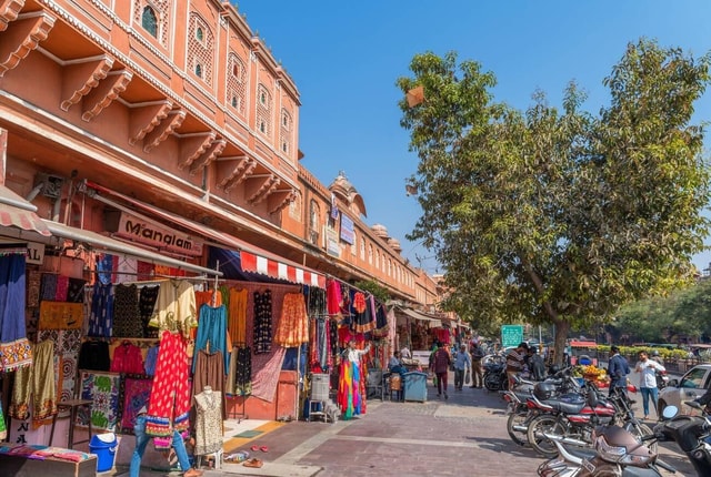 Jaipur: Wedding Outfit Shopping Tour with Local Guy