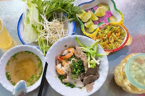 Ho Chi Minh culinaire tour per scooter met lokale gidsCulinaire tour