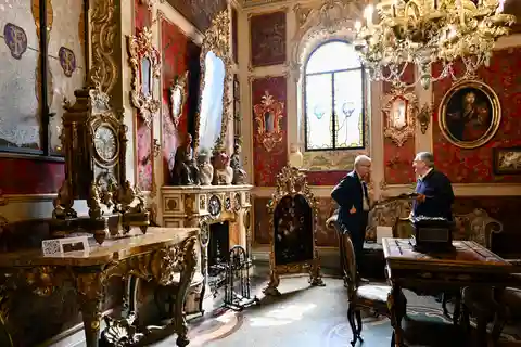 Visit to Frederick Stibbert's Villa and Park