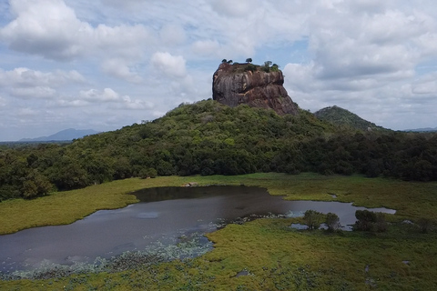 Colombo: Sigiriya, Dambulla & Village Experience Day Trip Colombo:Sigiriya, Dambulla All Inclusive Day Tour