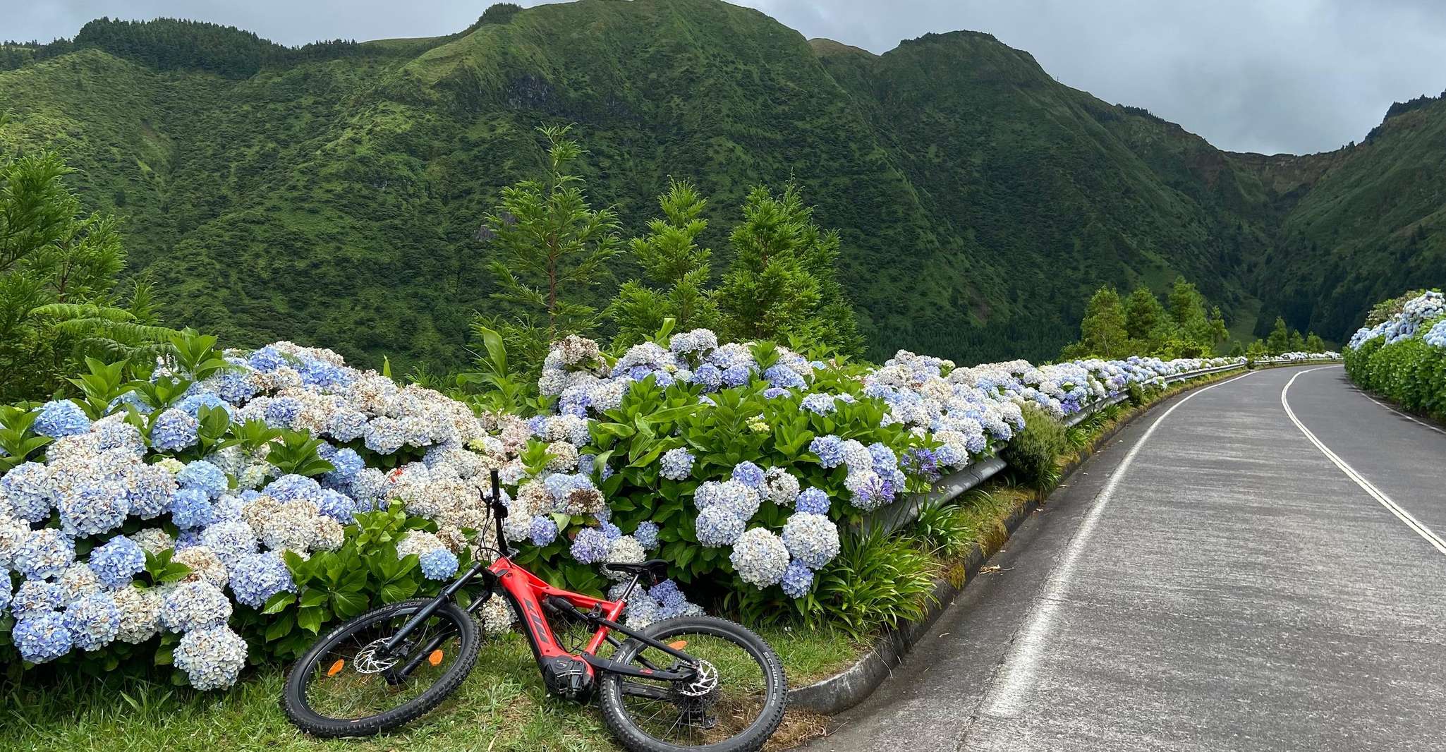 Sete Cidades, E-Bike Rental with GPS and Map Tour - Housity