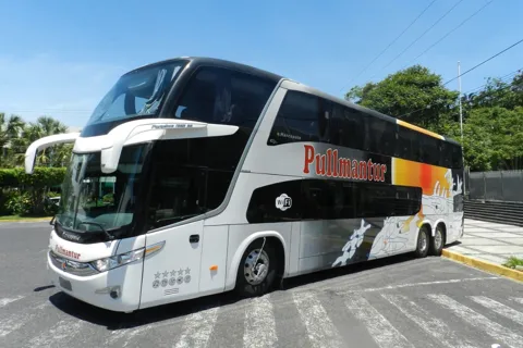 San Salvadorz: Convenient bus transfer from/to Guatemala