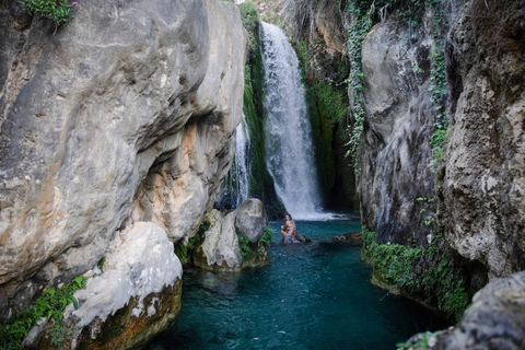 Depuis Alicante et Benidorm : visite de Fuente de Algar (transport inclus)