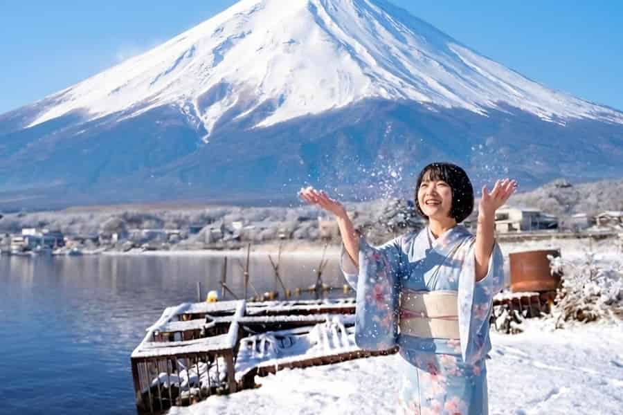 Die 6 wichtigsten Attraktionen des Fuji: Oishi Park, Oshino Hakkai & mehr. Foto: GetYourGuide Die 6 wichtigsten Attraktionen des Fuji: Oishi Park, Oshino Hakkai & mehr. Foto: GetYourGuide