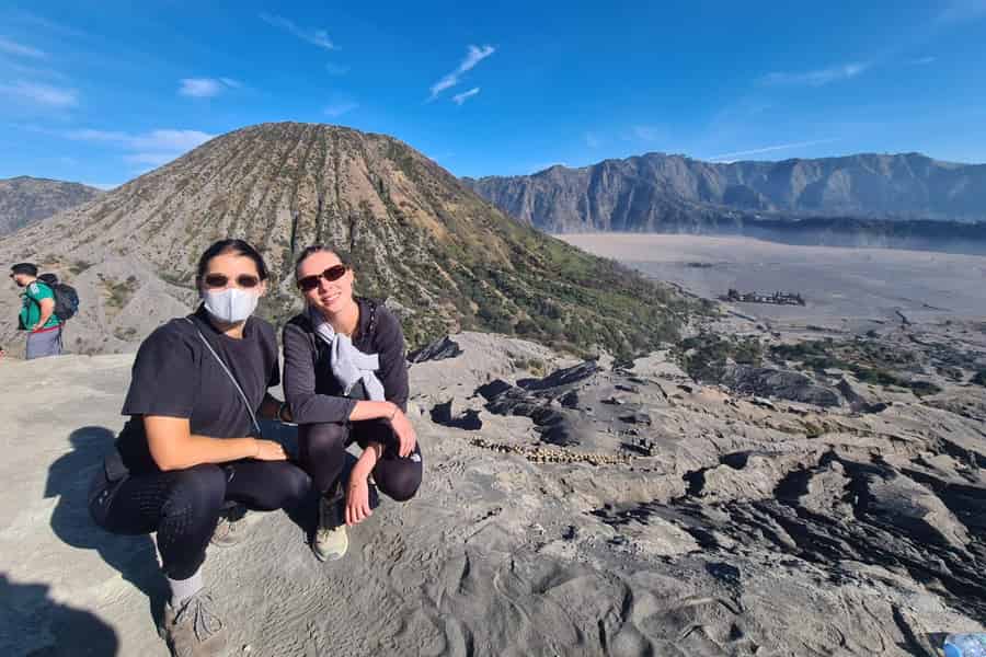 Surabaya oder Malang: Mount Bromo Sunrise Share Guided Tour. Foto: GetYourGuide Surabaya oder Malang: Mount Bromo Sunrise Share Guided Tour. Foto: GetYourGuide