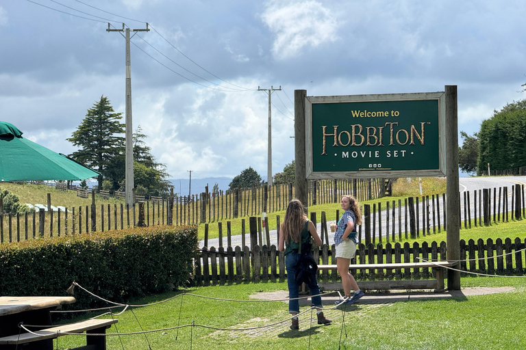 Private Day Tour - Hobbiton Movie Set, Rotorua & Treewalks